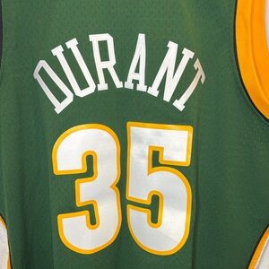 Mitchell & Ness Seattle Basketball Jersey in Green, White & Yellow - #35